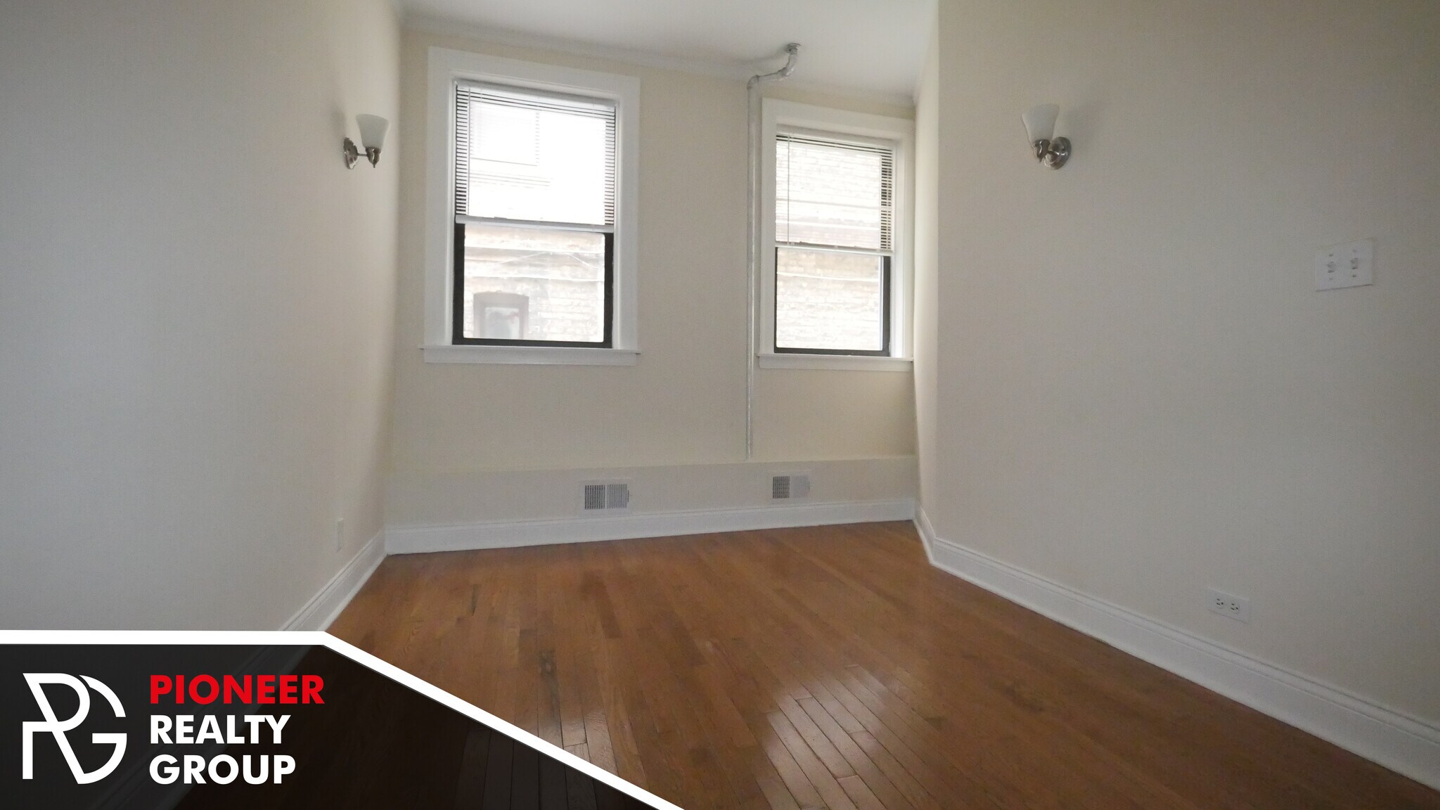 Building Photo - 4647 N Paulina St