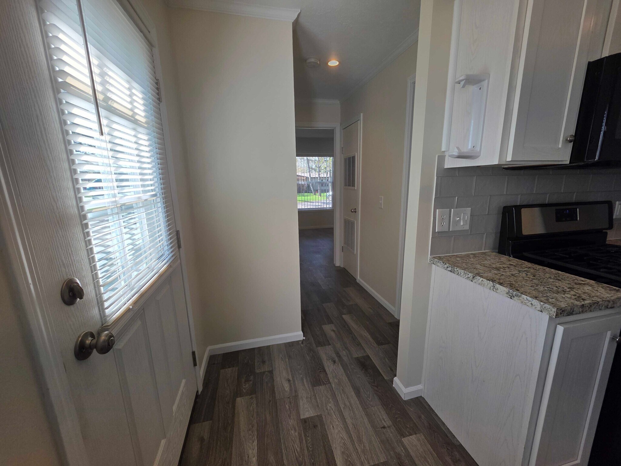 Building Photo - 3628 Birch St