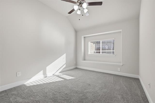 Building Photo - 513 Oleander Dr