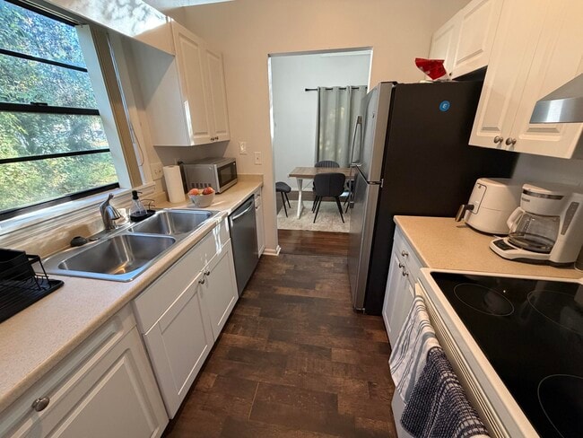 Building Photo - 1584 39th Ave