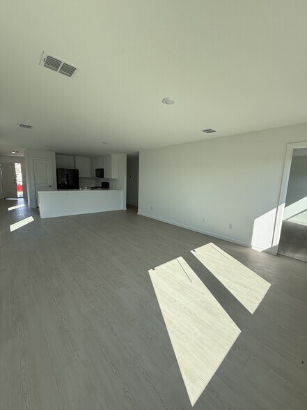 Building Photo - 3004 Burmese St