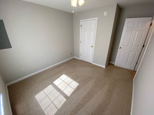 Building Photo - Charming 3-Bedroom Home with Modern Updates – Your New Home!