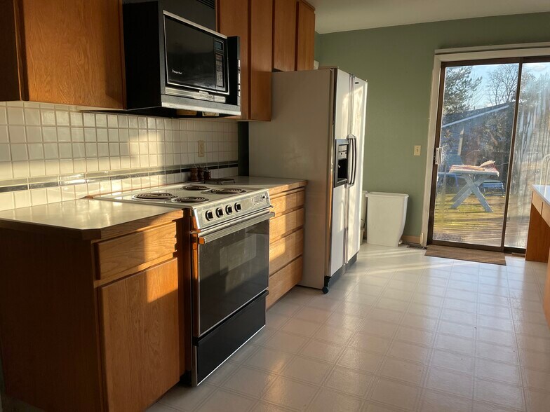 part of kitchen - 3433 NE Cadet Ave