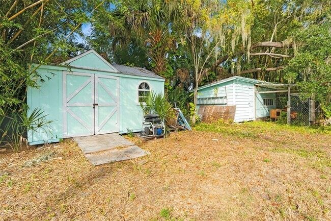 Building Photo - 8010 Riverview Dr