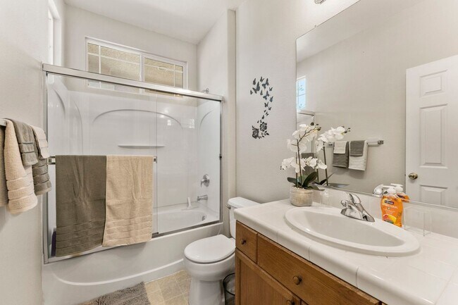 Building Photo - Effortless Living Starts Here — Just Bring Your Suitcase and Step Into Comfort
