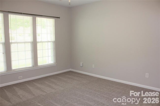Building Photo - 17534 Hawks View Dr