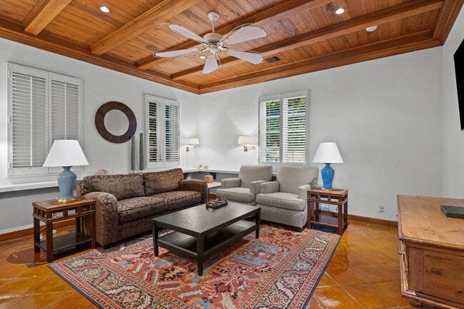 Building Photo - 240 N Ocean Blvd