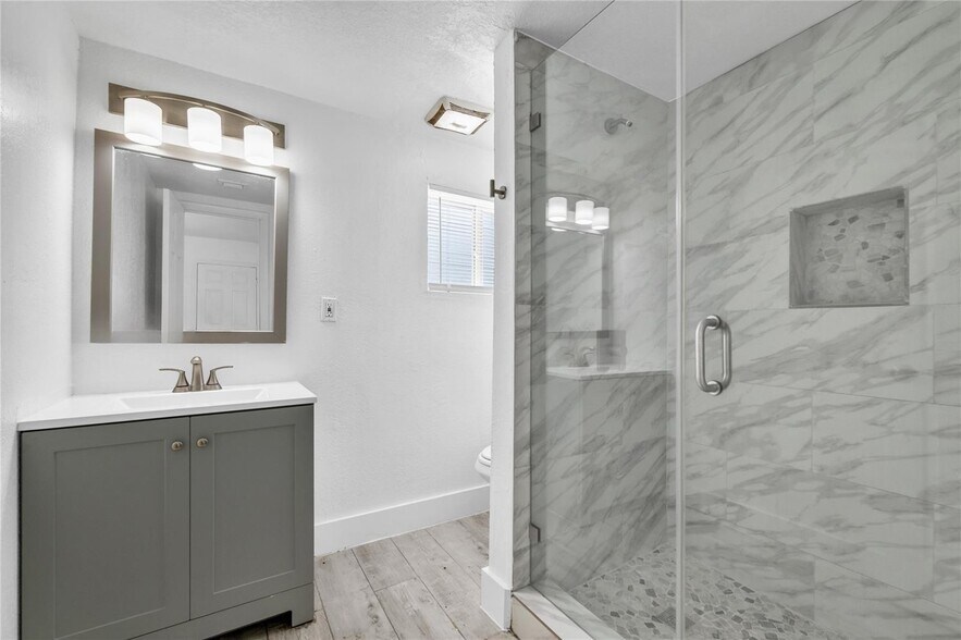 Building Photo - 16200 NE 3rd Ave