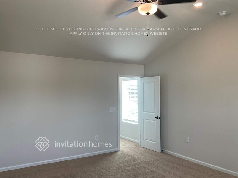 Building Photo - 3355 Fox Hall Dr