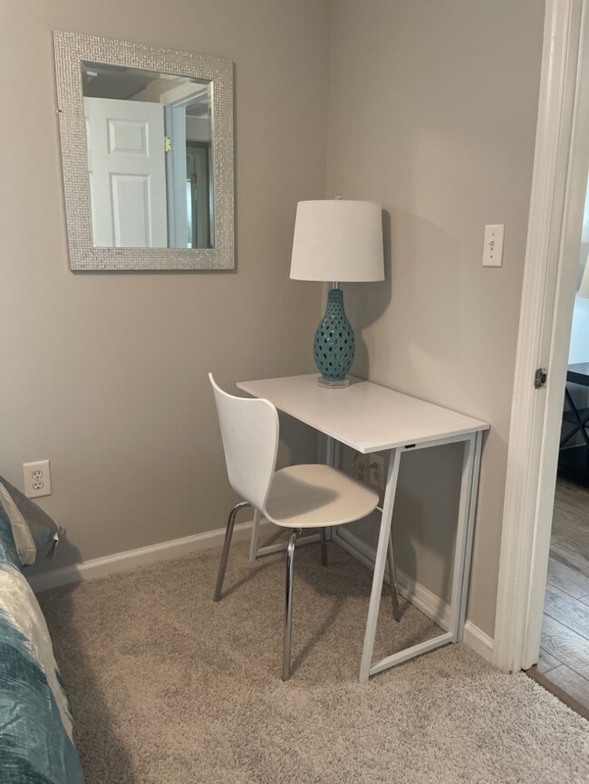 Building Photo - FULLY FURNISHED 408 Miles Road