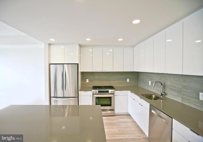 Building Photo - 1234 10th St NW