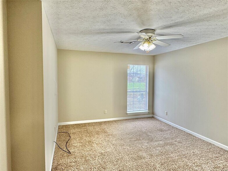 Building Photo - 5931 Brewbaker Blvd