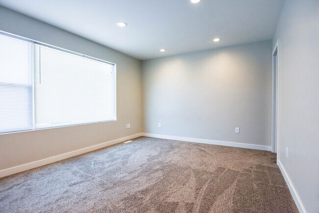 Building Photo - 951 Washington St