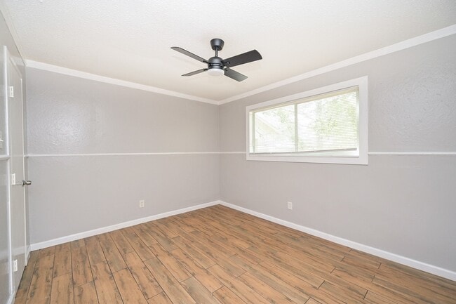 Building Photo - 506 N 3rd St