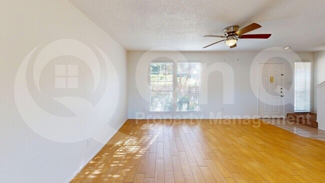 Building Photo - 1015 E Yager Ln