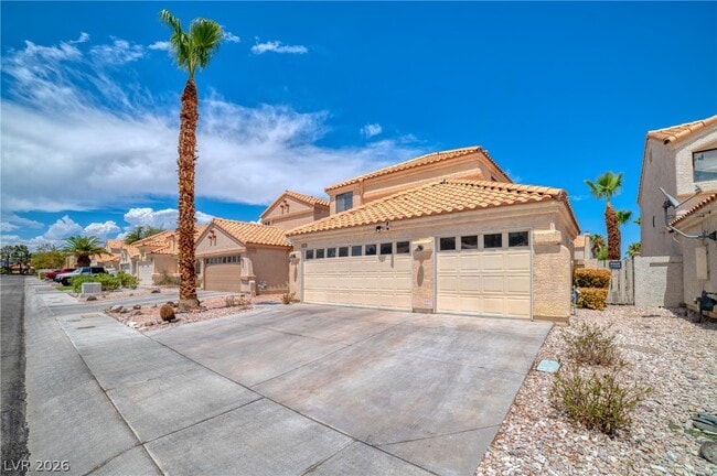 Building Photo - 2304 Chatfield Dr