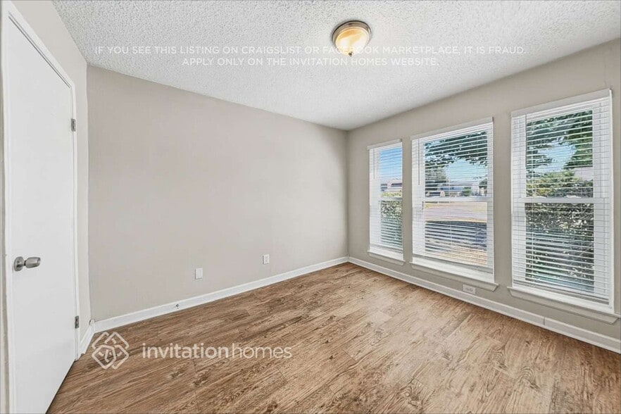 Building Photo - 5345 Colonial Dr