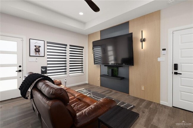 Building Photo - 16 Diamond Head Ave