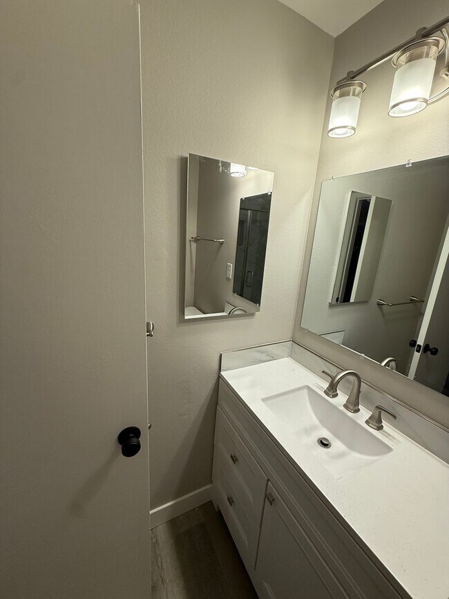 Building Photo - Remodeled 3 Bedroom Home Tempe