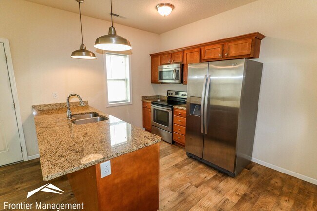 Building Photo - 914 Vattier Street