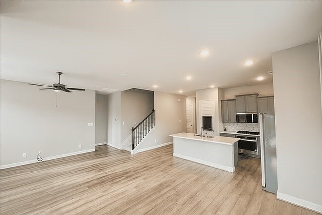 Building Photo - 10292 Bayou Oaks Dr