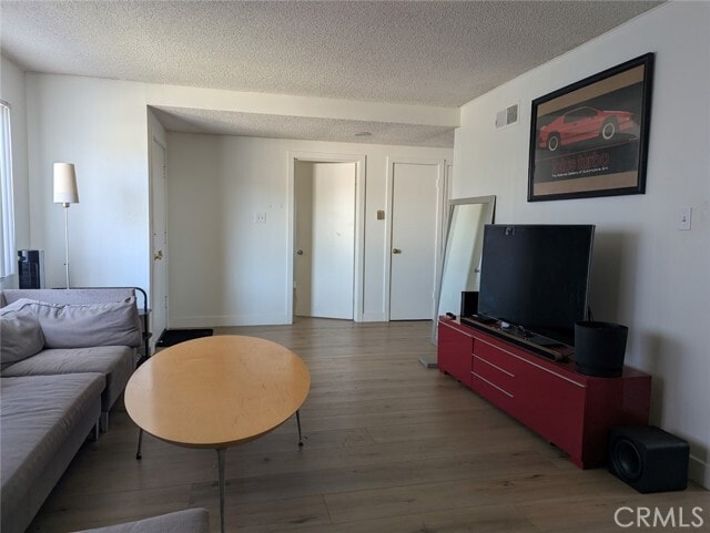 Building Photo - 200 W 37th St