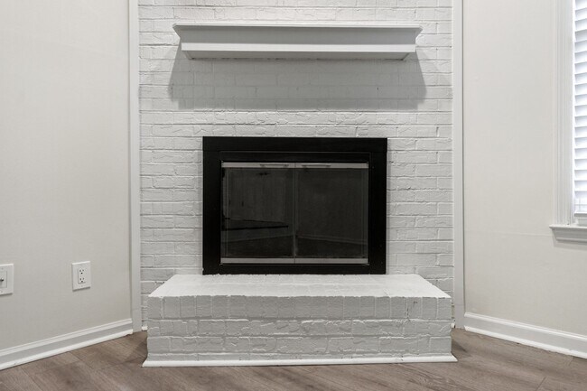 Building Photo - 163 S Eagle Creek Dr