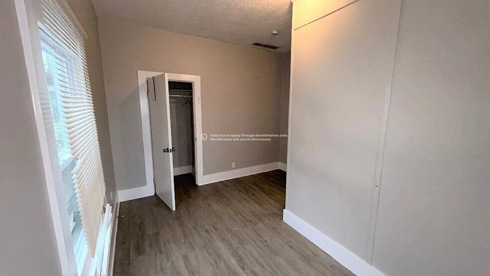 Building Photo - 624 Dresden Ave