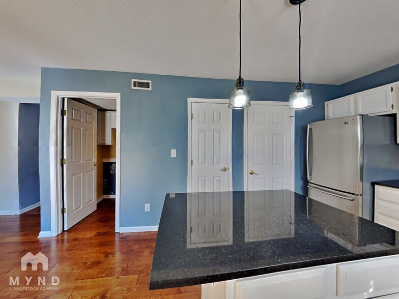 Building Photo - 10301 Springridge Cir