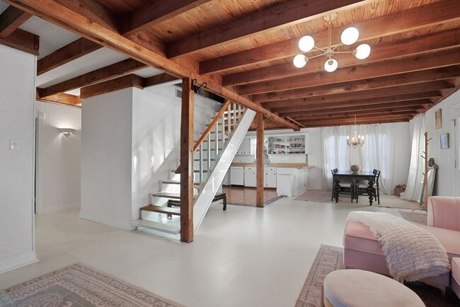 Building Photo - 60 Canyon Creek Dr