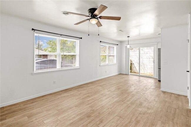 Building Photo - 1711 W Olrich St