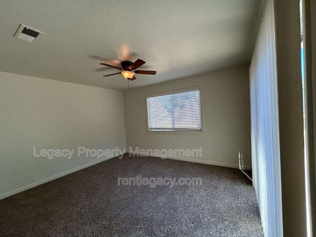 Building Photo - 2213 N Cirby Way