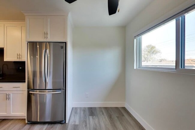 Building Photo - 1662 Hollenbeck Ave