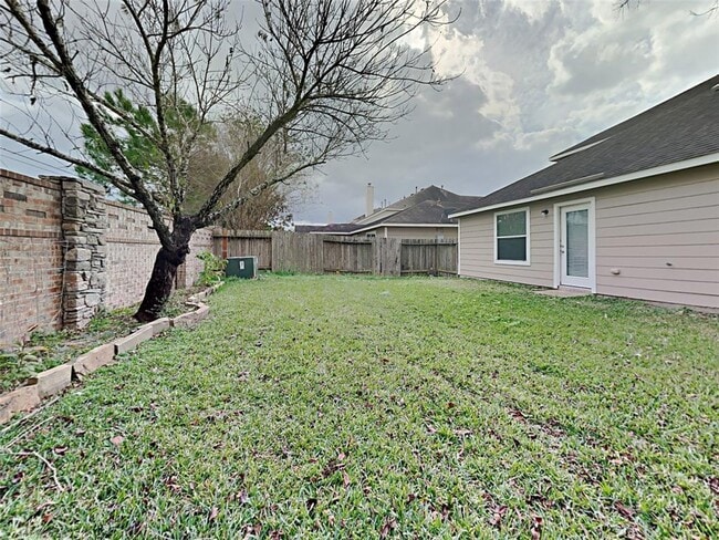Building Photo - 26418 Marble Falls Bend