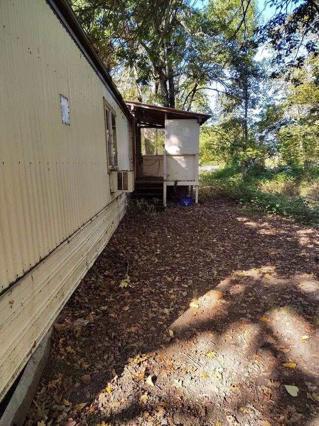 Building Photo - 1819 Green Siding Rd