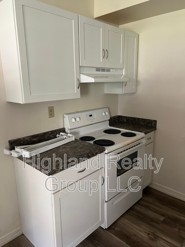 Building Photo - 147 Locust St