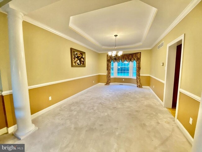 Building Photo - 513 Doral Cir