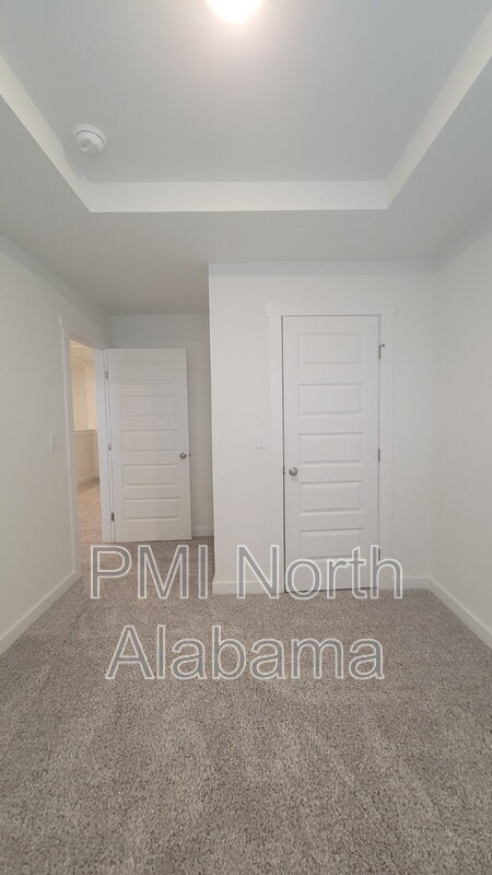 Building Photo - 7599 Discovery Pt Dr NW