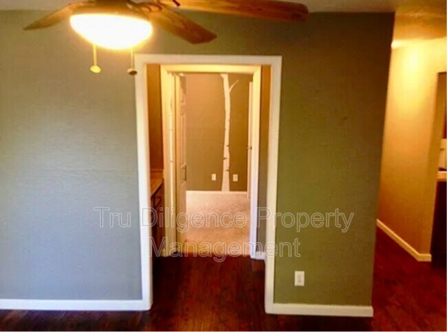 Building Photo - 14327 N Pennsylvania Ave