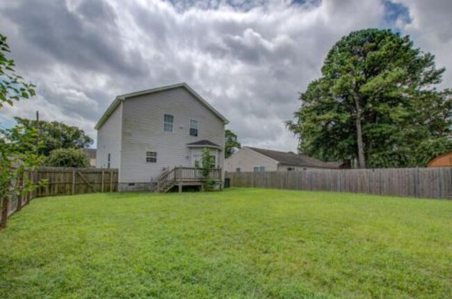 Building Photo - WELCOME HOME - Beautiful home built in 201...