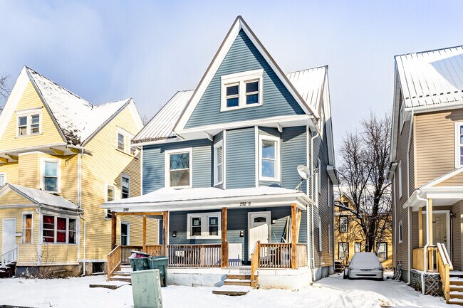 Building Photo - 292 Reynolds St