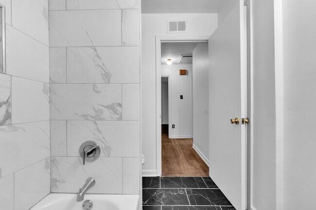 Building Photo - 3010 Ruskin Rd