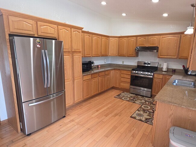 Building Photo - Updated 4 bedroom Greenfield ranch home