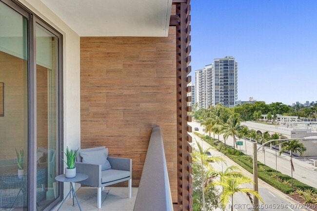 Building Photo - 3040 N Ocean Blvd
