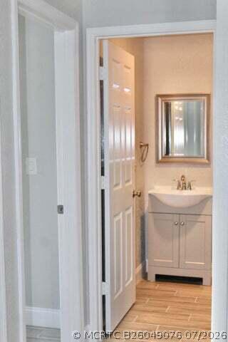 Building Photo - 305 Cypress Dr