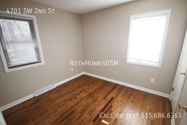 Building Photo - 4701 SW 2nd St