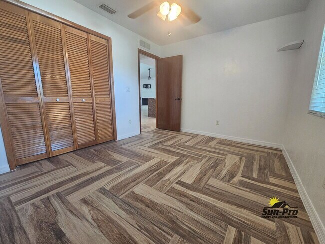 Building Photo - 139 Riverwalk Ct