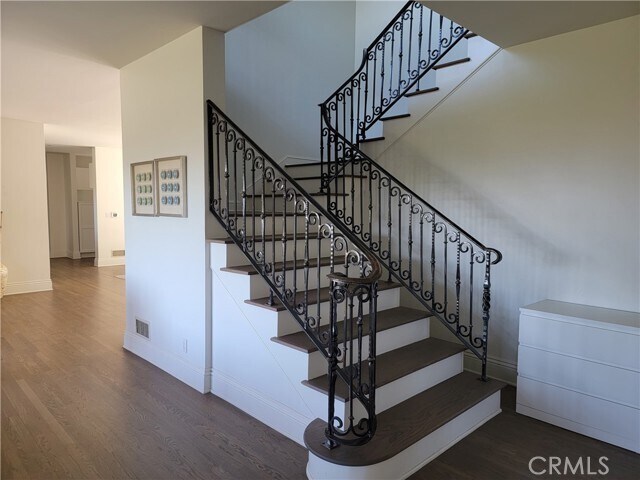 Building Photo - 1024 Granvia Altamira