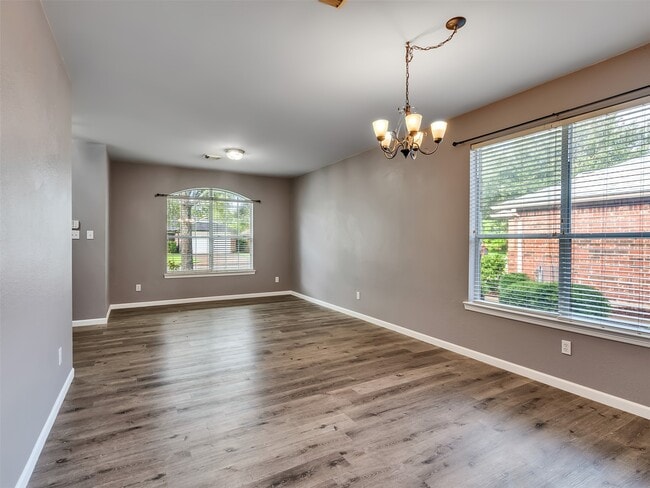 Building Photo - 1906 Cameo Ct