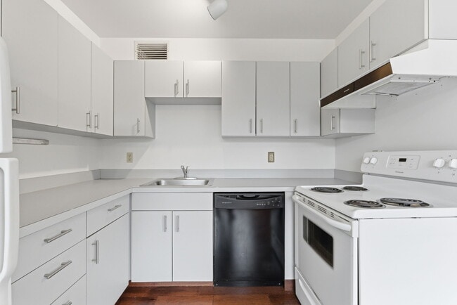 Building Photo - 2275 NW Kearney St